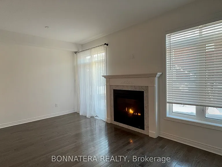 121 Huguenot Rd — Photo 5