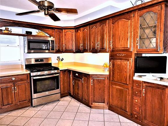 2nd image of 7026 Deerpath Dr