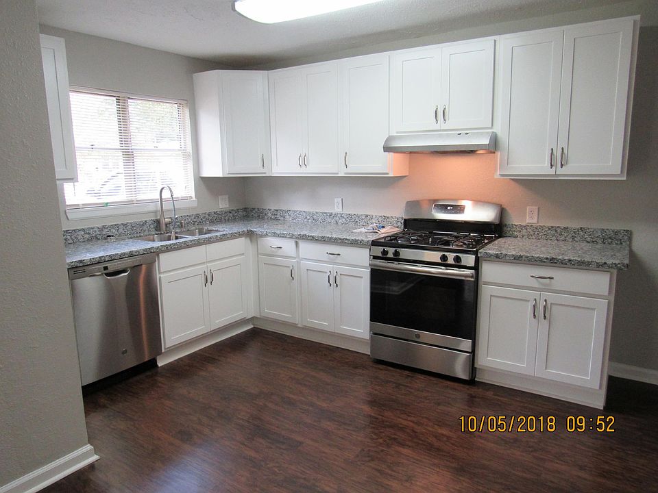 Spacious new kitchen with new appliances and granite counter