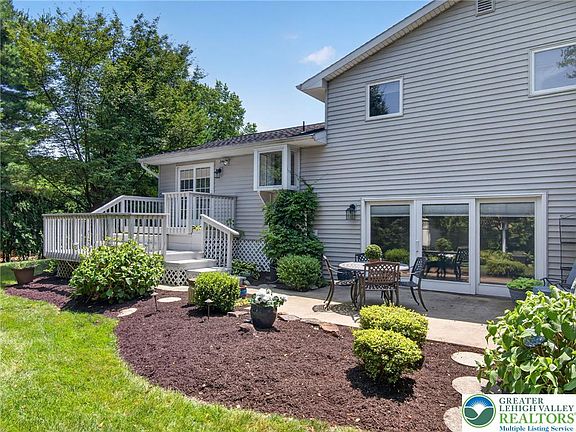2nd image of 5463 Doris Dr