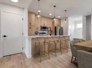 403 NE Clydesdale Ave, Cochrane, AB T4C2Y6