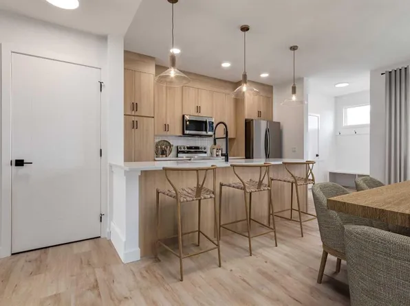 174 N Greystone Blvd, Cochrane, AB T4C 3K3