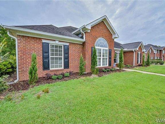 3rd image of 6050 Grey Cir