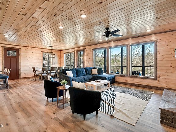 5th image of 3759 Ivy Way