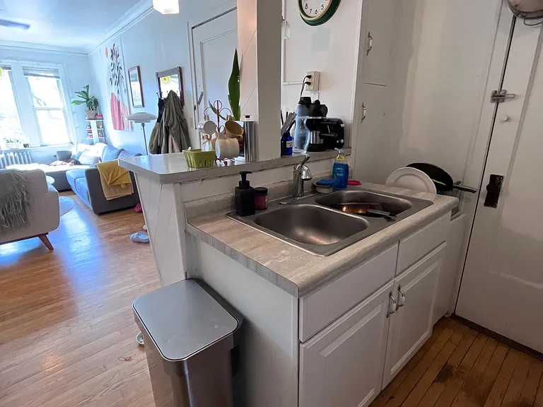 2517 Bryant Ave S #202 — Photo 6