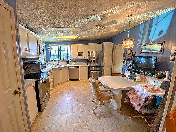 2nd image of 2061 Royal Dr #22
