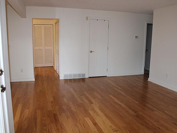5th image of 1452 Bobby Ln #10