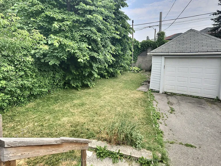 111 Clovelly Ave #MAIN FLOOR — Photo 12