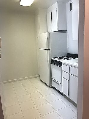 5th image of 330 E 46th St APT 2C