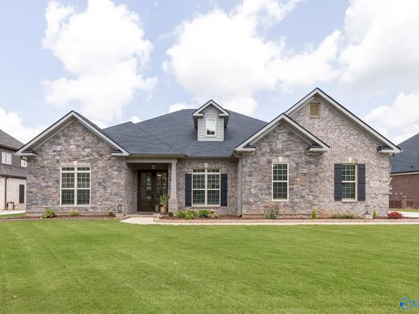 8213 Nantucket Cir, Owens X Rds, AL 35763