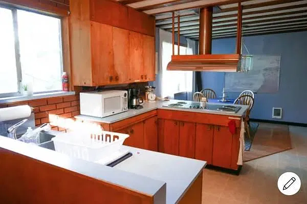 8 bed, 2800 sqft, $1,200 — Photo 4