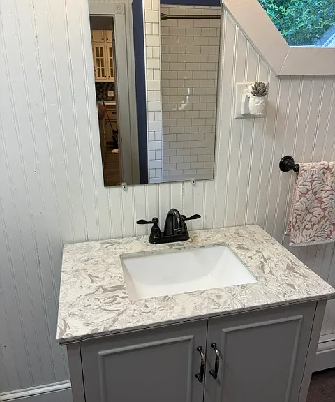 531 Queen St — Photo 30
