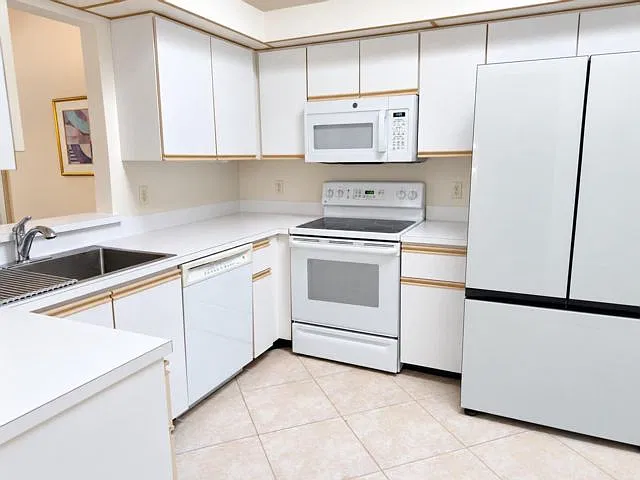 2 bed, 2.0 bath, $5,000 — Photo 3