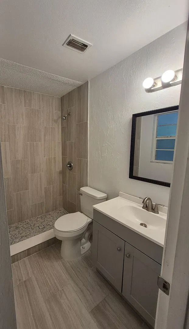 Renovated Home For Rent 3 Bedroom / 2 Bath — Photo 2