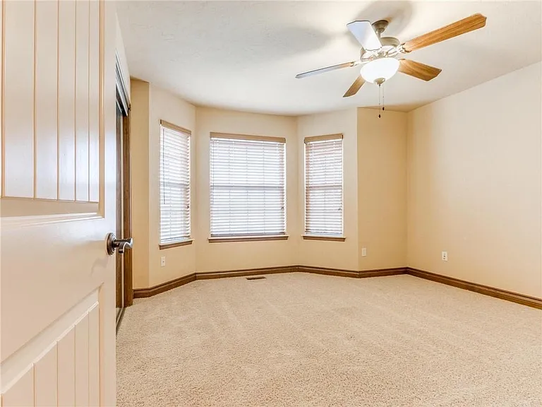 4908 Arbuckle Dr — Photo 17