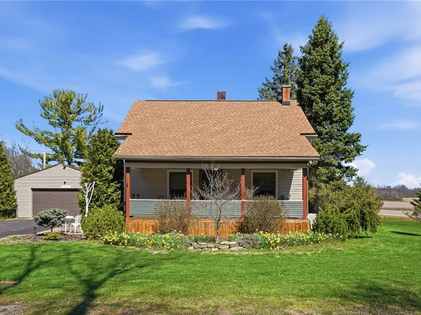 8 Clinton St, Clifton, OH 45316