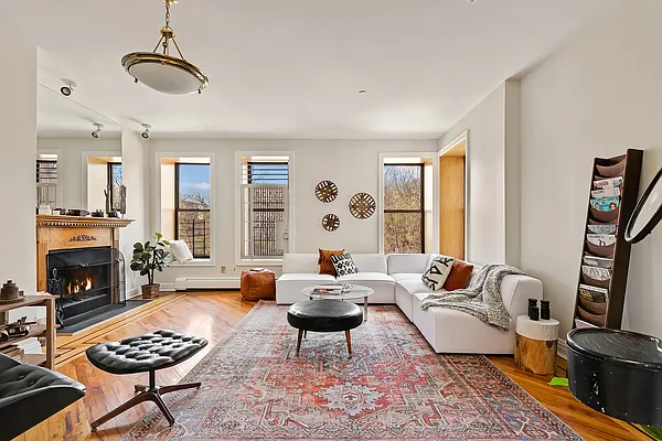 Sold by Compass | media 1