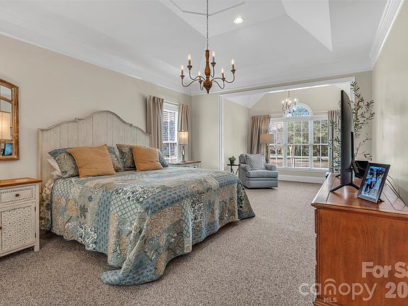 4th image of 2261 Nations Ford Rd