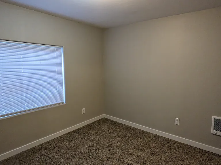 3963 Hayesville Dr NE — Photo 9