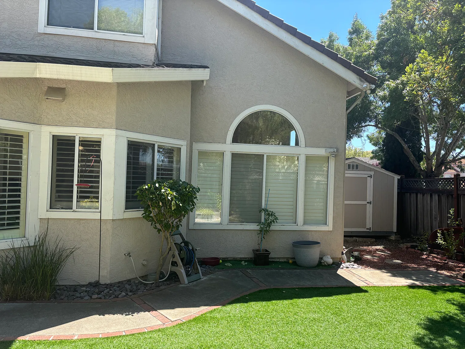 4 bed, 2042 sqft, $4,300 — Photo 4