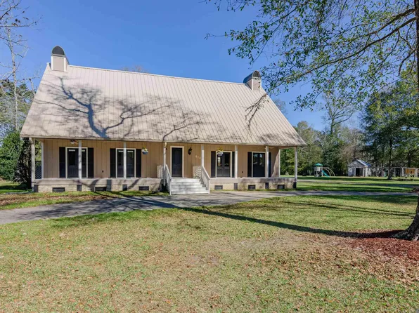 8103 Belle Helene Dr, Denham Springs, LA 70726