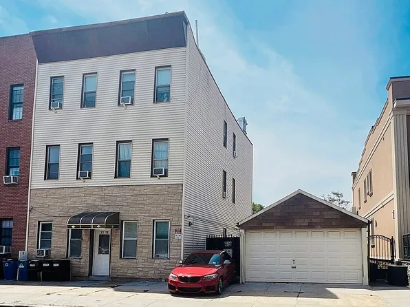 23-58 38th St #1, Astoria, NY 11105