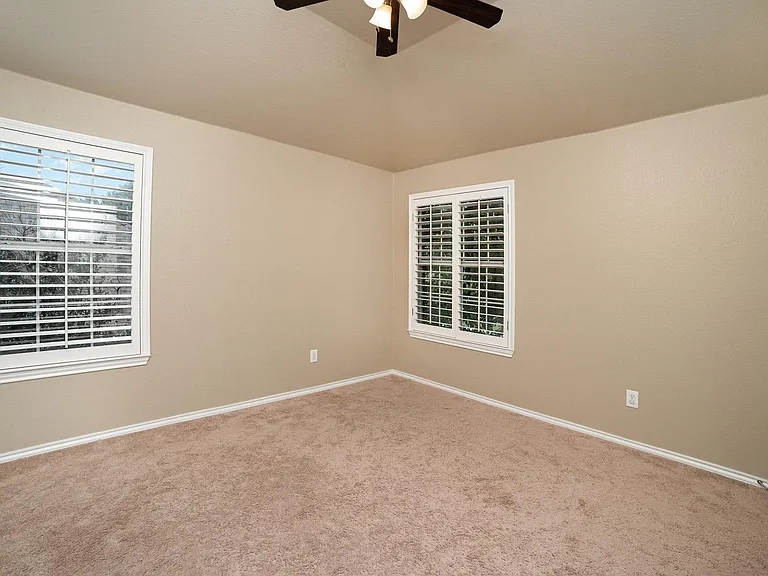 1800 Montura Ln — Photo 23