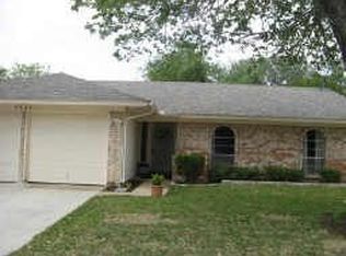 6521 Starnes Rd, Watauga, TX 76148