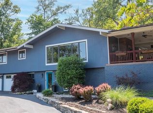 284 Terrace Trl W, Lenexa, KS 66217