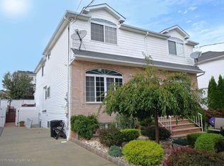 1047 Rensselaer Ave, Staten Island, NY 10309