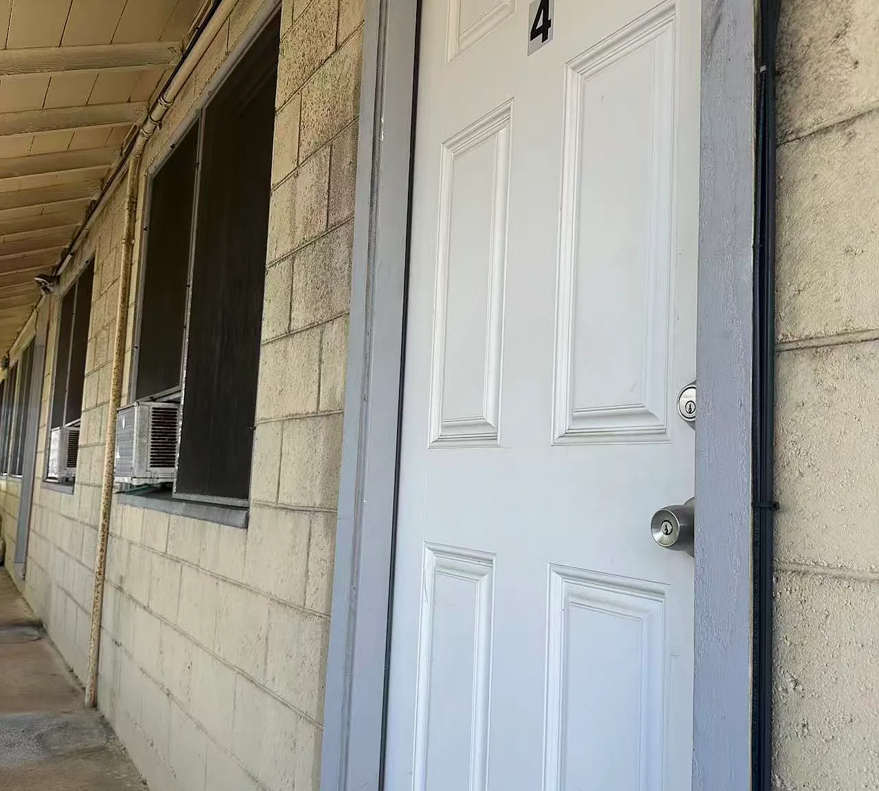 1 bed, 400 sqft, $1,300 — Photo 2