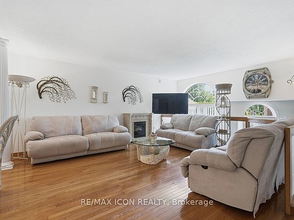 5th image of 632 Thornwood Dr