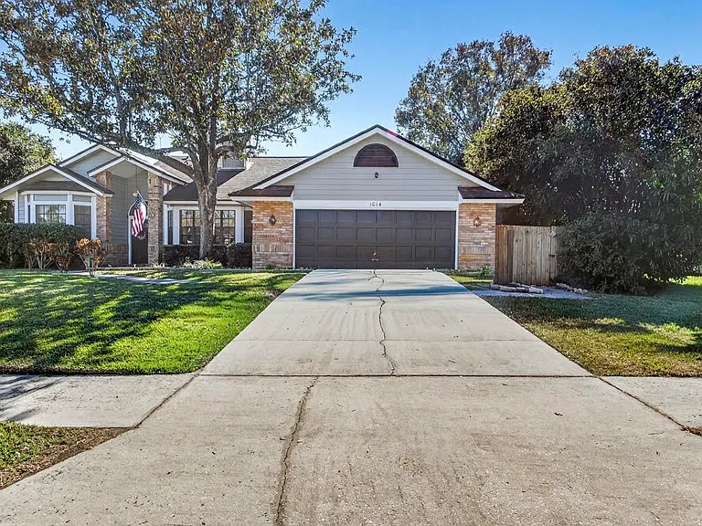 1014 Willa Lake Cir — Photo 2