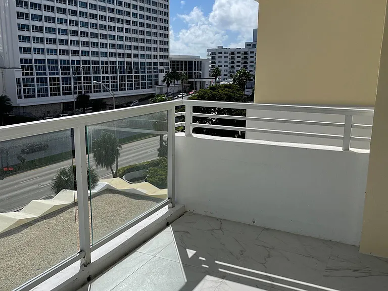 5600 Collins Ave #6D — Photo 32