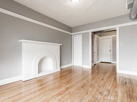 3rd image of 4230 S Michigan Ave #3W