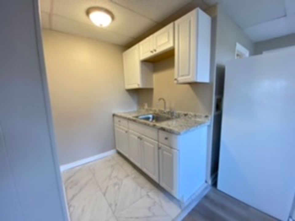1st image of 94-96 Osgood St #98