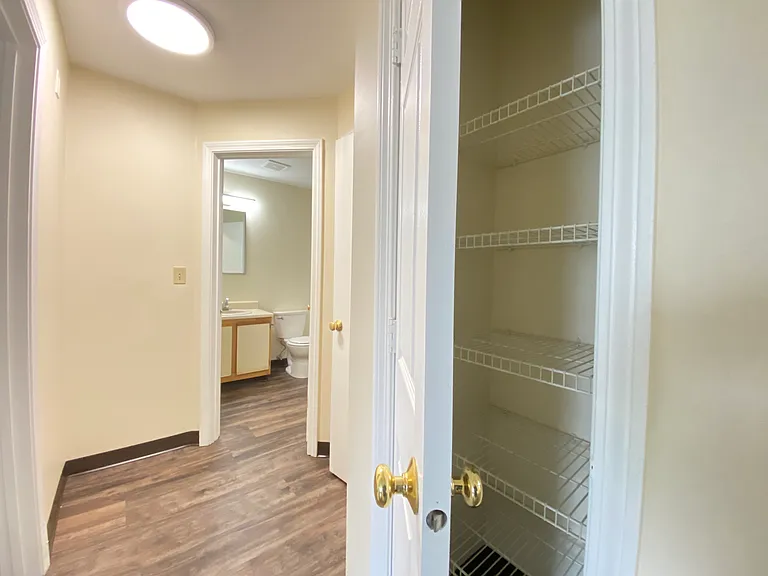 Sunset Ridge Apartments — Photo 57
