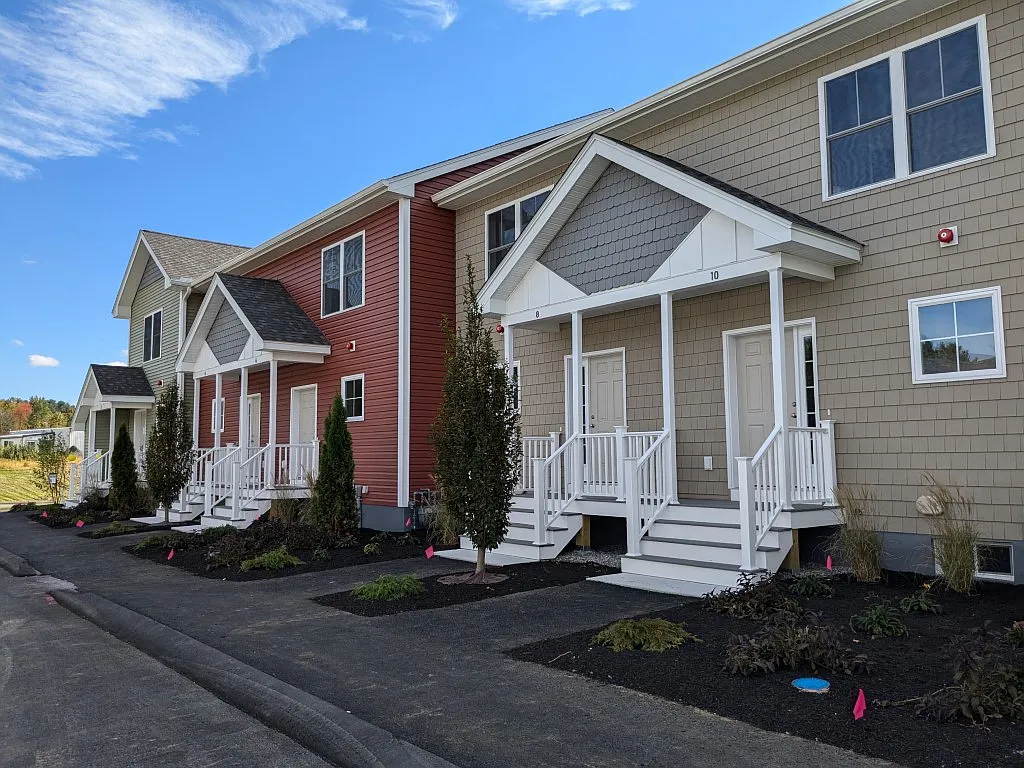 Rose Meadows — Photo 2