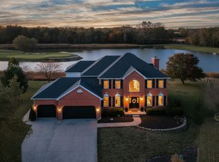 3 Pebblebrook Ct, Bloomington, IL 61705