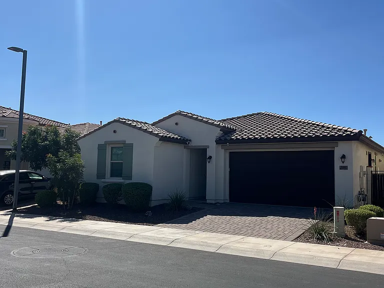 21013 W Almeria Rd — Photo 2