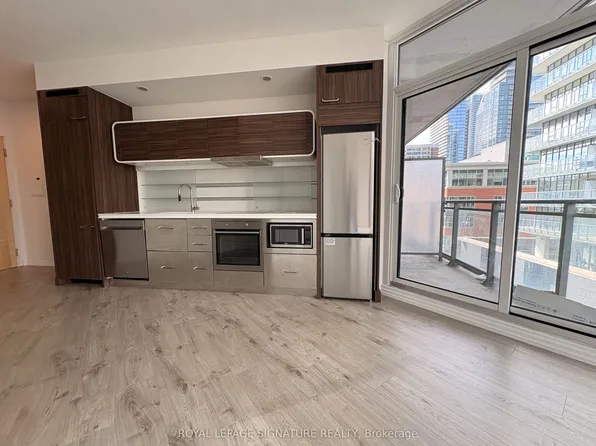 45 Charles St E #806, Toronto, ON M4Y 0B8