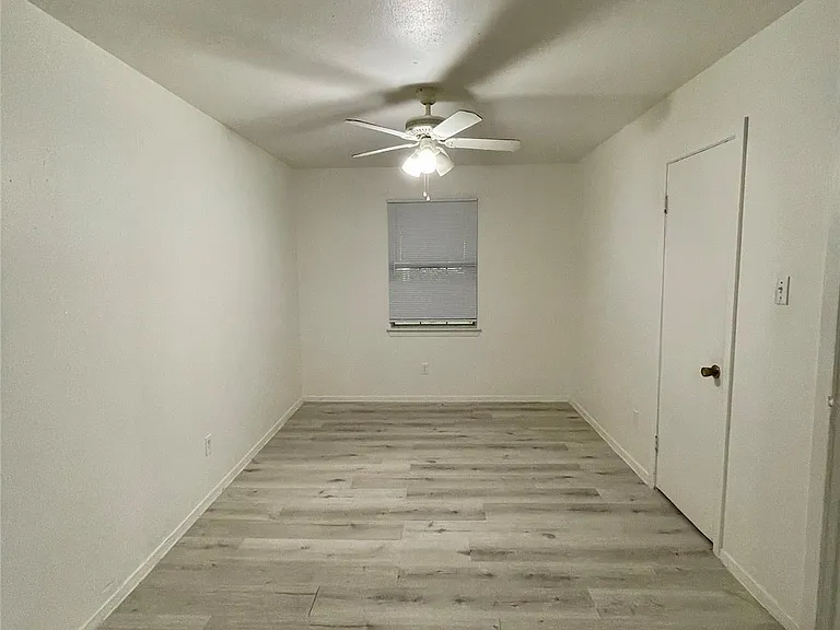 10823 Eddyrock St — Photo 17