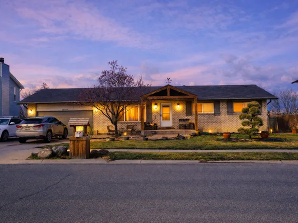 10564 Weeping Willow Dr, Sandy, UT 84070