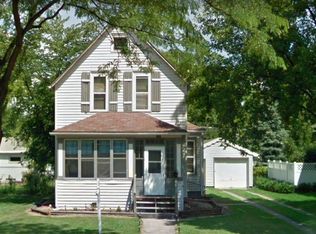 1414 University Ave, Grand Forks, ND 58203