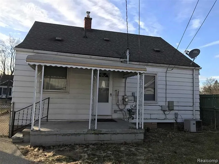 23440 Couzens Ave — Photo 8
