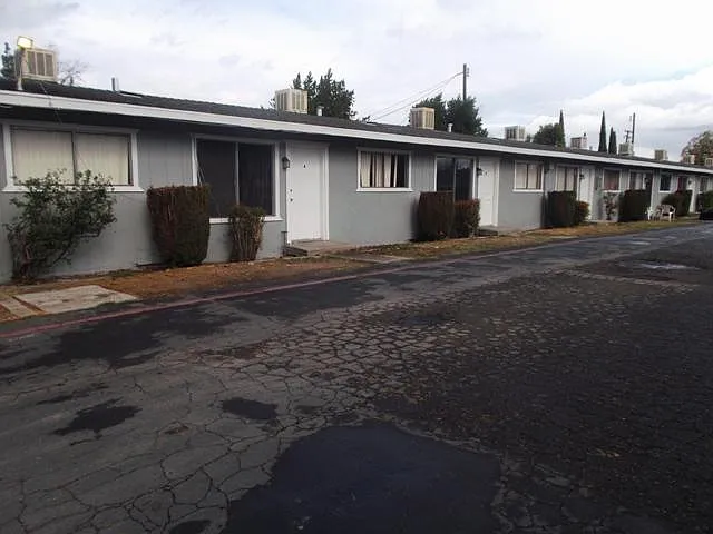 1244 N Millbrook Ave #C — Photo 1
