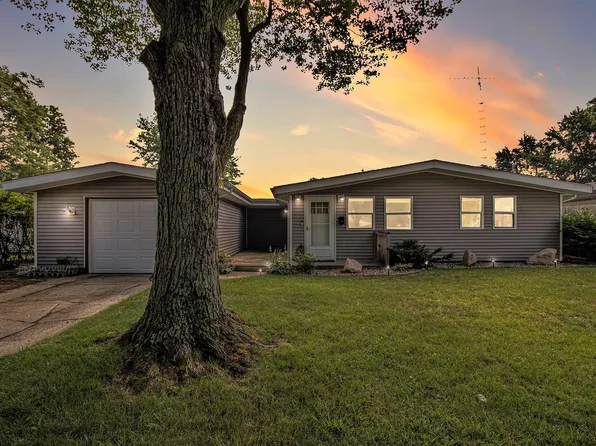 3210 Essex Dr, South Bend, IN 46615