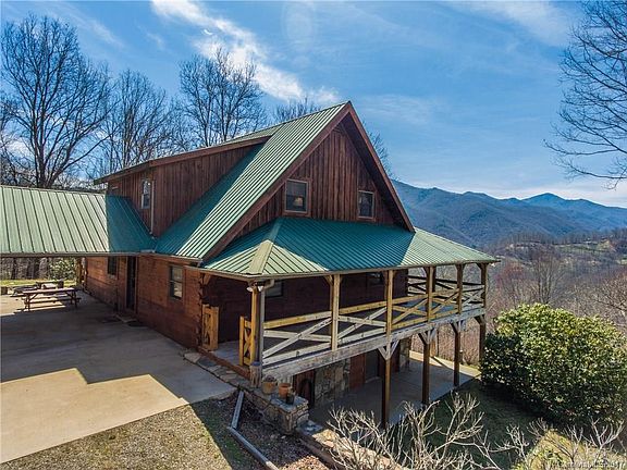 3rd image of 550 Heggie Ln