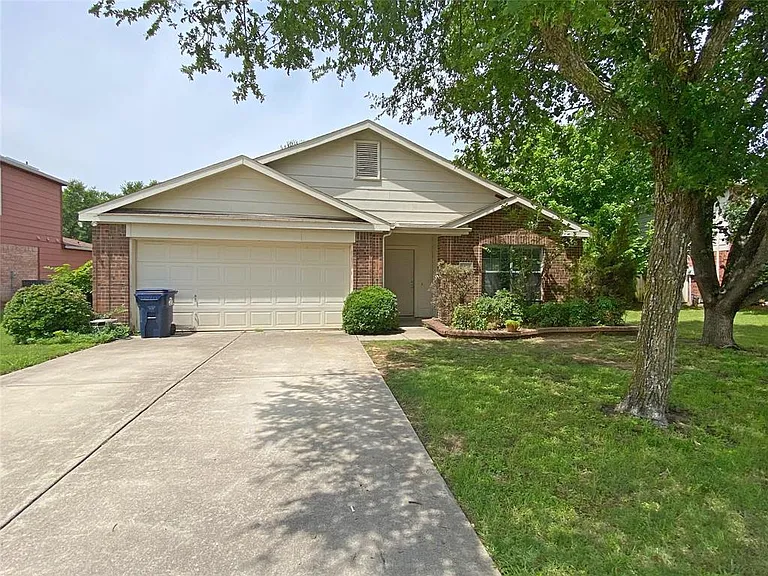 1317 Springcreek Dr — Photo 1