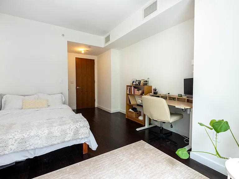 261 W 28th St #2D — Photo 13
